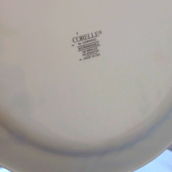 Corelle Sun Garden Two 9" Dinner Plates & Two 7 1/4" Desert Yellow Floral 4Pc - Picture 5 of 9